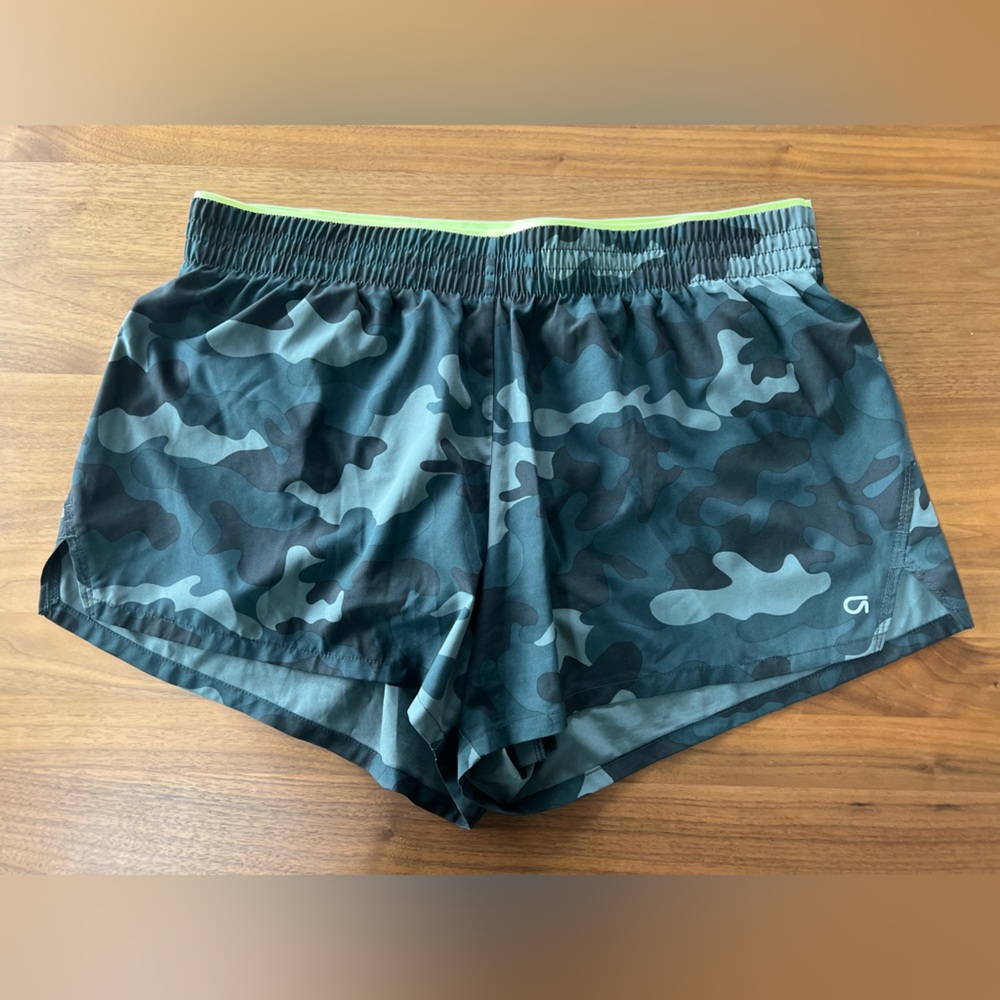 Gapfit Athletic shorts, Size large, camo